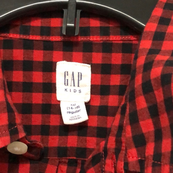 GAP KIDS BLK RED PLAID BUTTON DOWN SIZE 14/16 - Picture 3 of 4